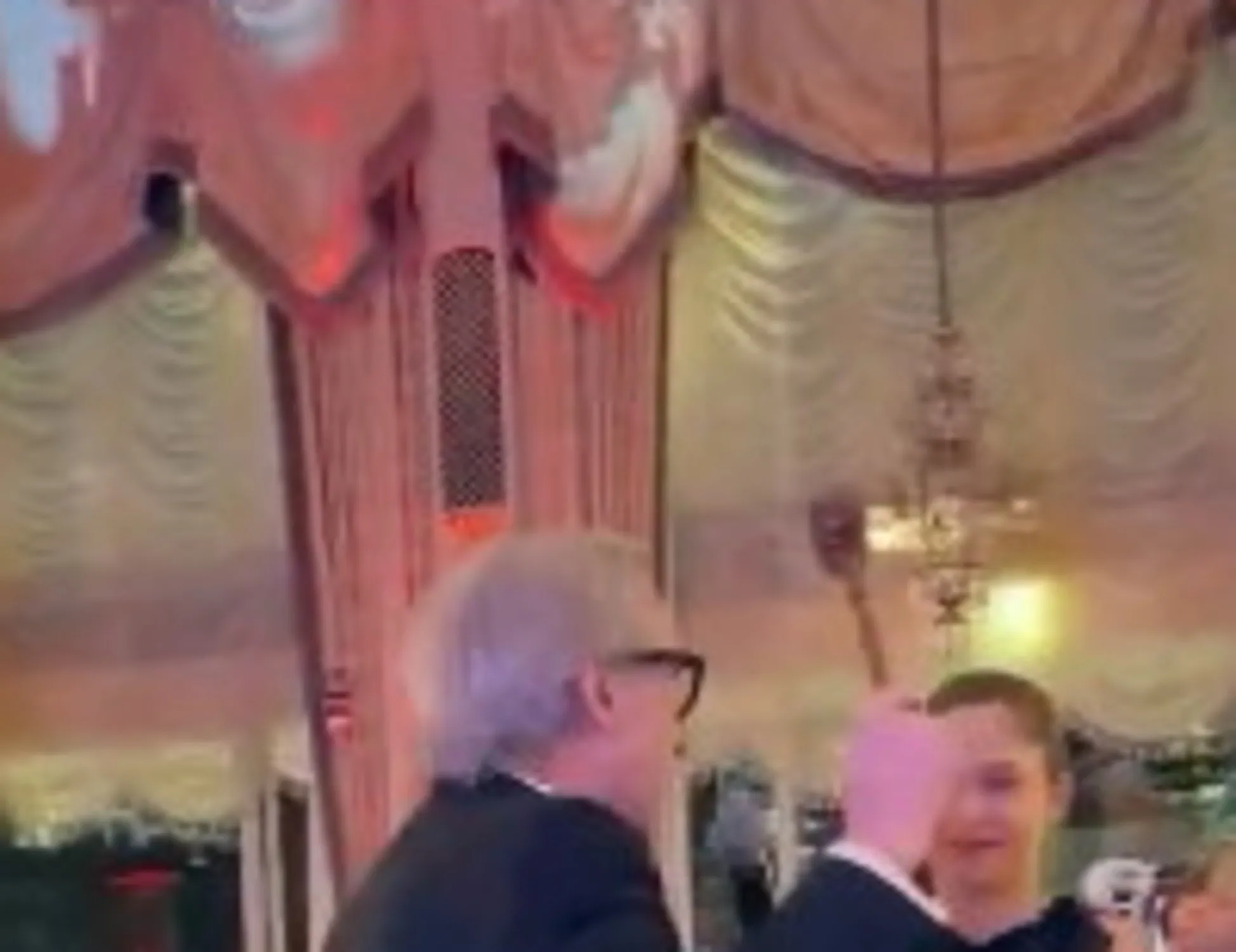 Leggi l'articolo: Cosa compra Briatore davanti a Leclerc: pilota incredulo <span style="color: rgb(153, 0, 0);">Video</span>