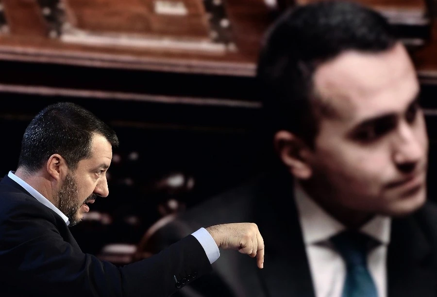 Luigi Di Maio attacca Matteo Salvini, scontro sulle province: "Per me si tagliano, ora chiedete alla Lega"