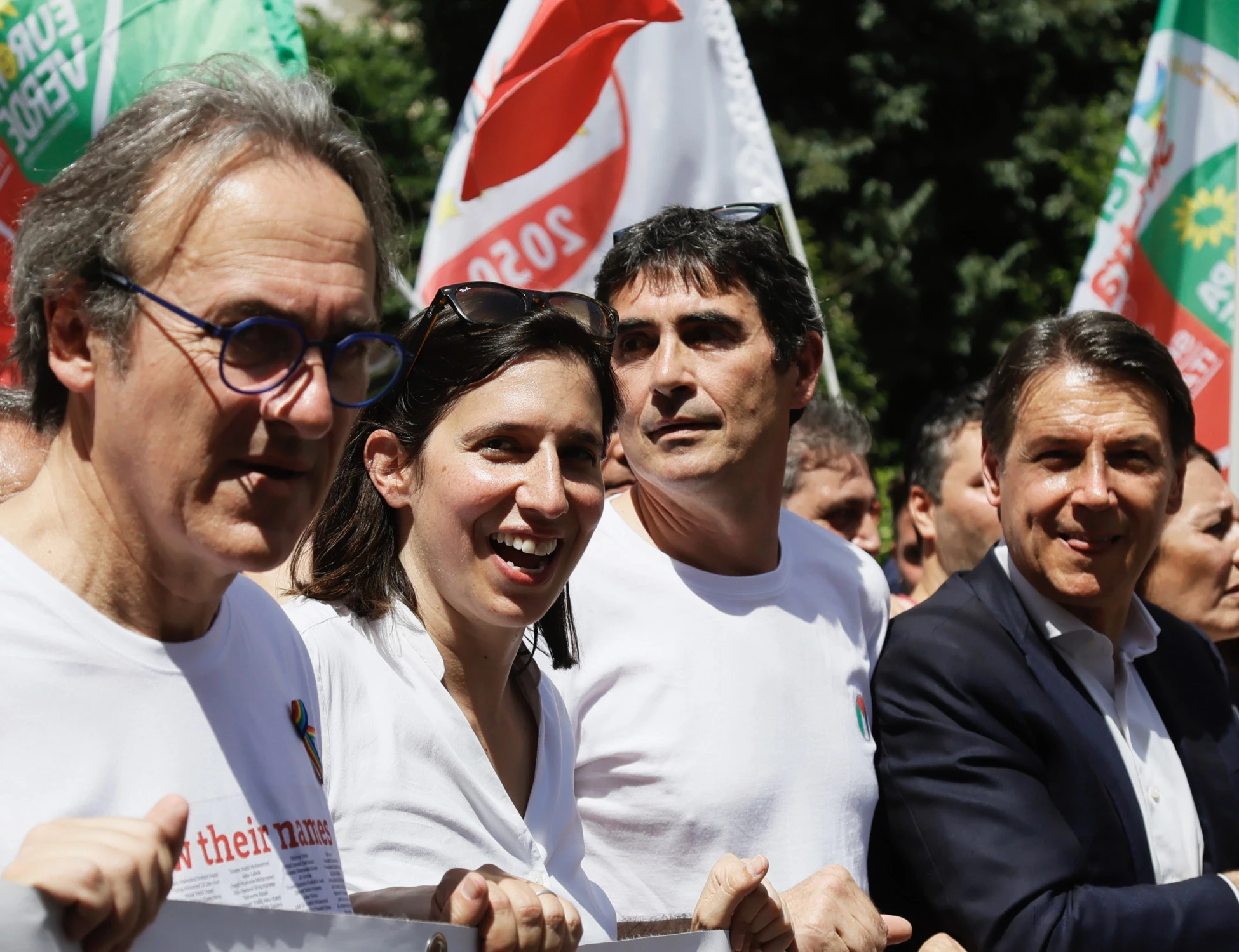 Corteo pro-Gaza a Roma, sinistra smascherata: "Tutti al voto"