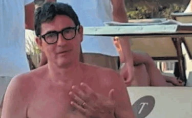 Nicola Fratoianni al Lido Vip? La Piccolotti deraglia: delirio complottista per difendere il marito