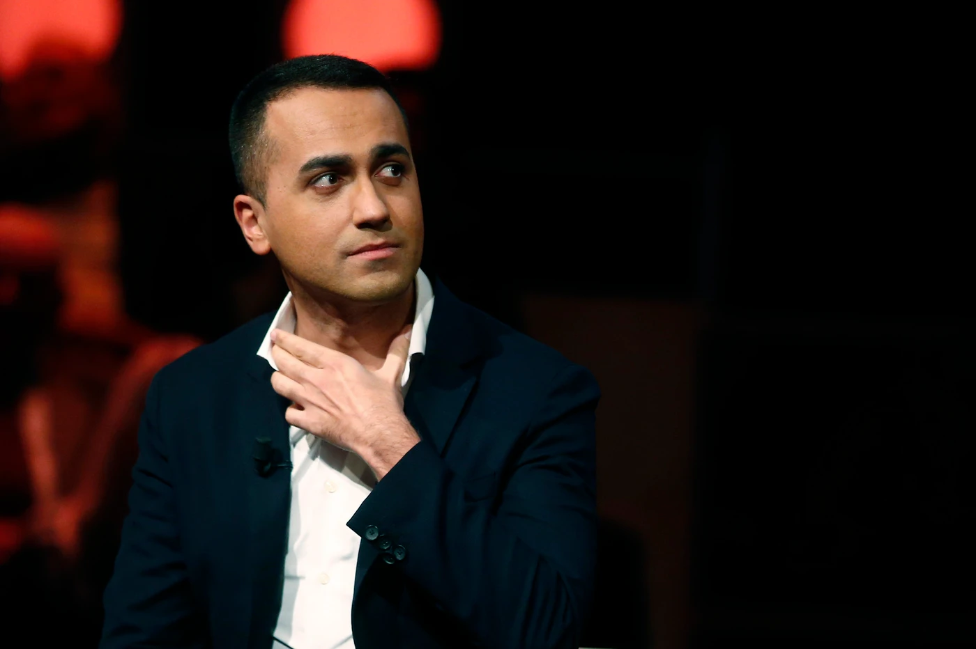 Elisabetta Trenta e la casa, Luigi Di Maio imbarazzatissimo tra i grillini: "Tengo a precisare una cosa"