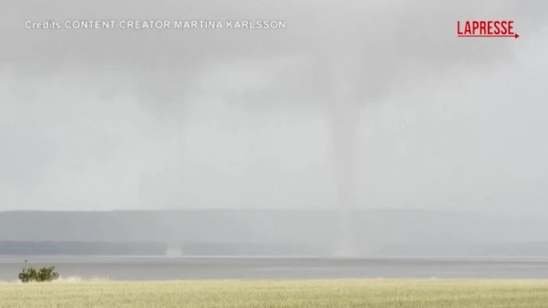 Svezia, rara coppia di tornado si fonde in un unico vortice