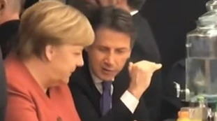 Giuseppe Conte, il video con cui Meloni lo inchioda: "Guardate come la rincorreva al bar"