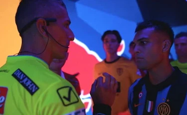 Lautaro Martinez, tensione con l'arbitro: "Con te non si può parlare"