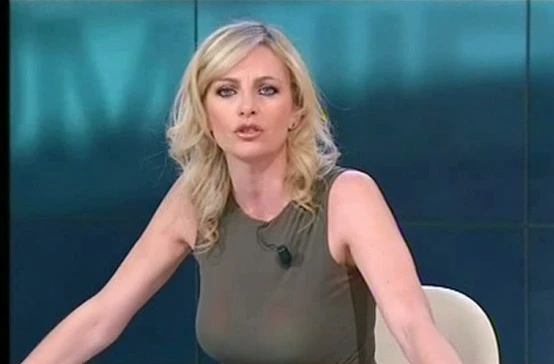 Costamagna scrive a Babbo Natale: la feroce richiesta per Babbo Boschi e sua figlia Maria Elena....