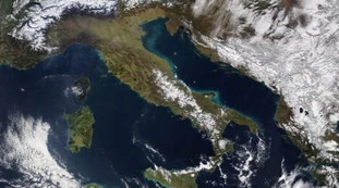 Meteo, arriva il "ribaltone": vortice dalla Svezia, cosa accadrà sabato 28 maggio