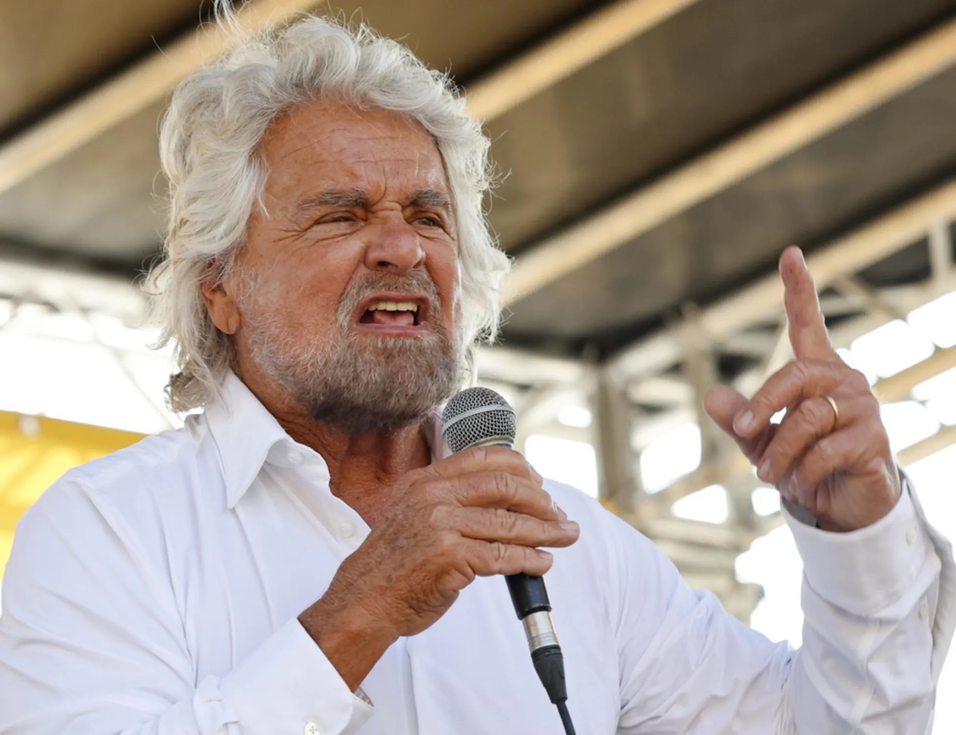 Leggi l'articolo: Clamoroso: Beppe Grillo porta in tribunale Giuseppe Conte