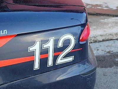 Giovane violentata e picchiata in un parco pubblico del Bresciano: due arresti