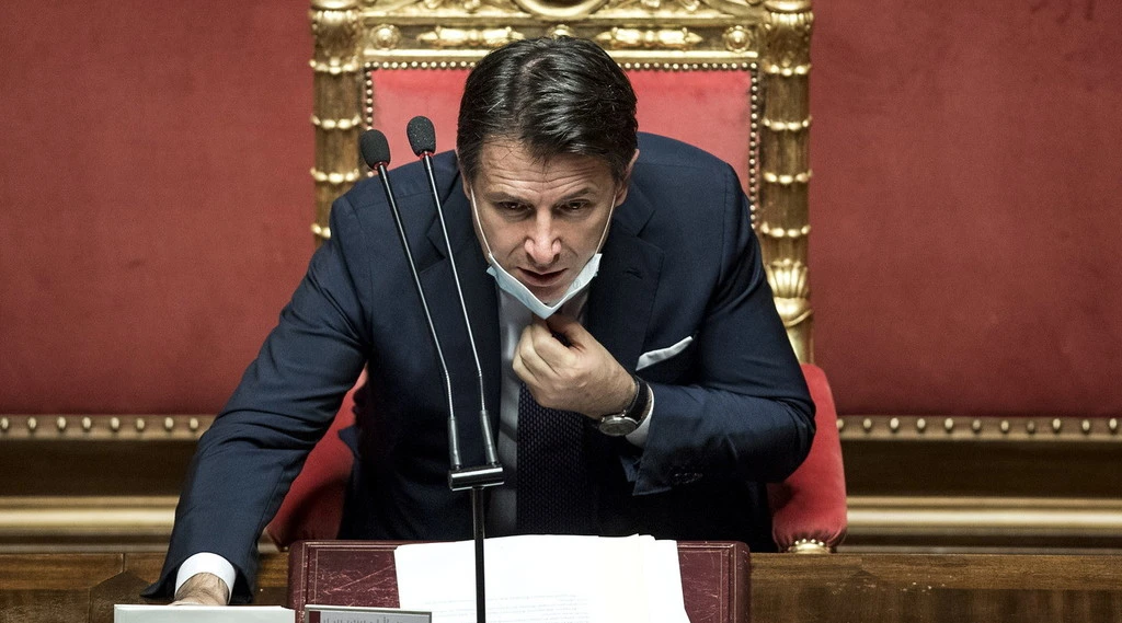 Crisi di governo, "come finisce non lo sa neanche Conte": voci di rimpasto, tutte le poltrone in gioco (e quelle blindate dal Colle)