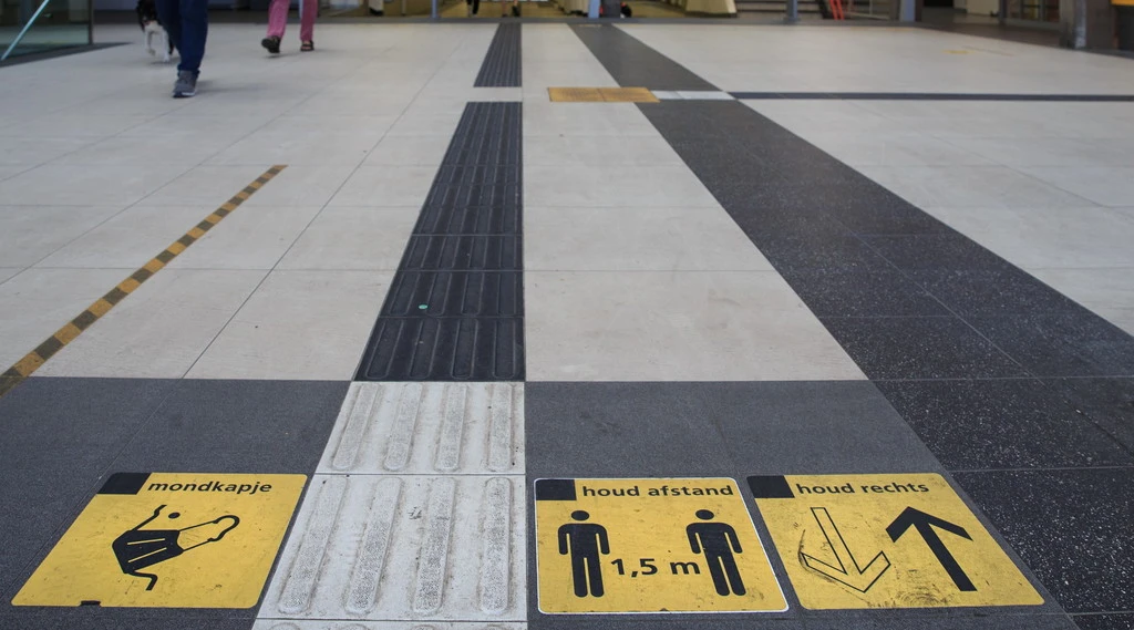 Olanda, Green pass ovunque e tornano le restrizioni: Covid, la situazione precipita. Paura nella Ue