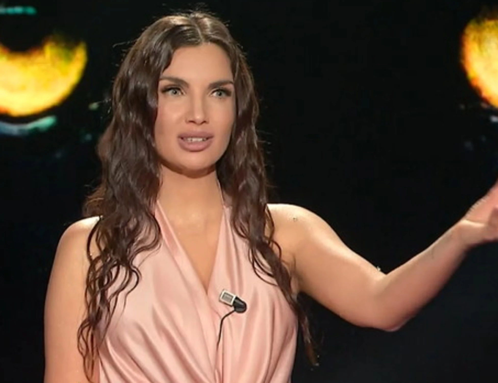 Belve, Elettra Lamborghini fa calare il gelo: "Perché la mia passera mi fa penare"