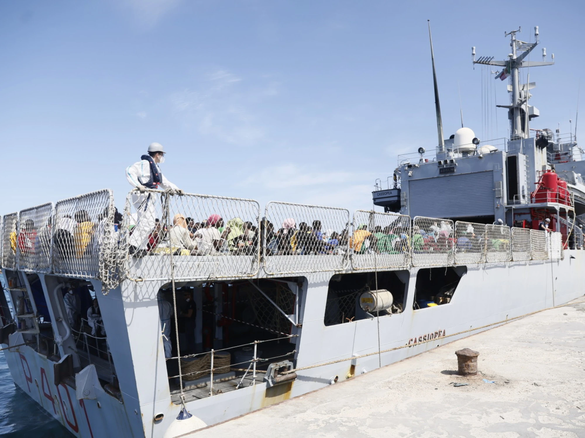 Immigrazione, il sondaggio che smaschera gli elettori di Pd e M5s: bomba sul campo largo