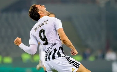 Vlahovic, l'addio alla Juventus fa scattare il domino dei bomber