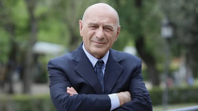 https://media.liberoquotidiano.it/4ILmOZac8zj19NKQ7kMnwY5ljH0gIz27x4S8Vl0Q5co/width:800/quality:90/aW1hZ2VzLzIwMjYvMDkvMTcvMDgyMTQyOTczLWY0MzAwZTQ0LWQzOWUtNDJiMC04ZTk0LTAzMzI1MmFjZjVkMy5qcGVn.webp