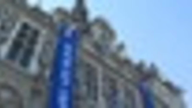 Mondiali 2026, su municipio Parigi la scritta "Paris avec les Bleus"