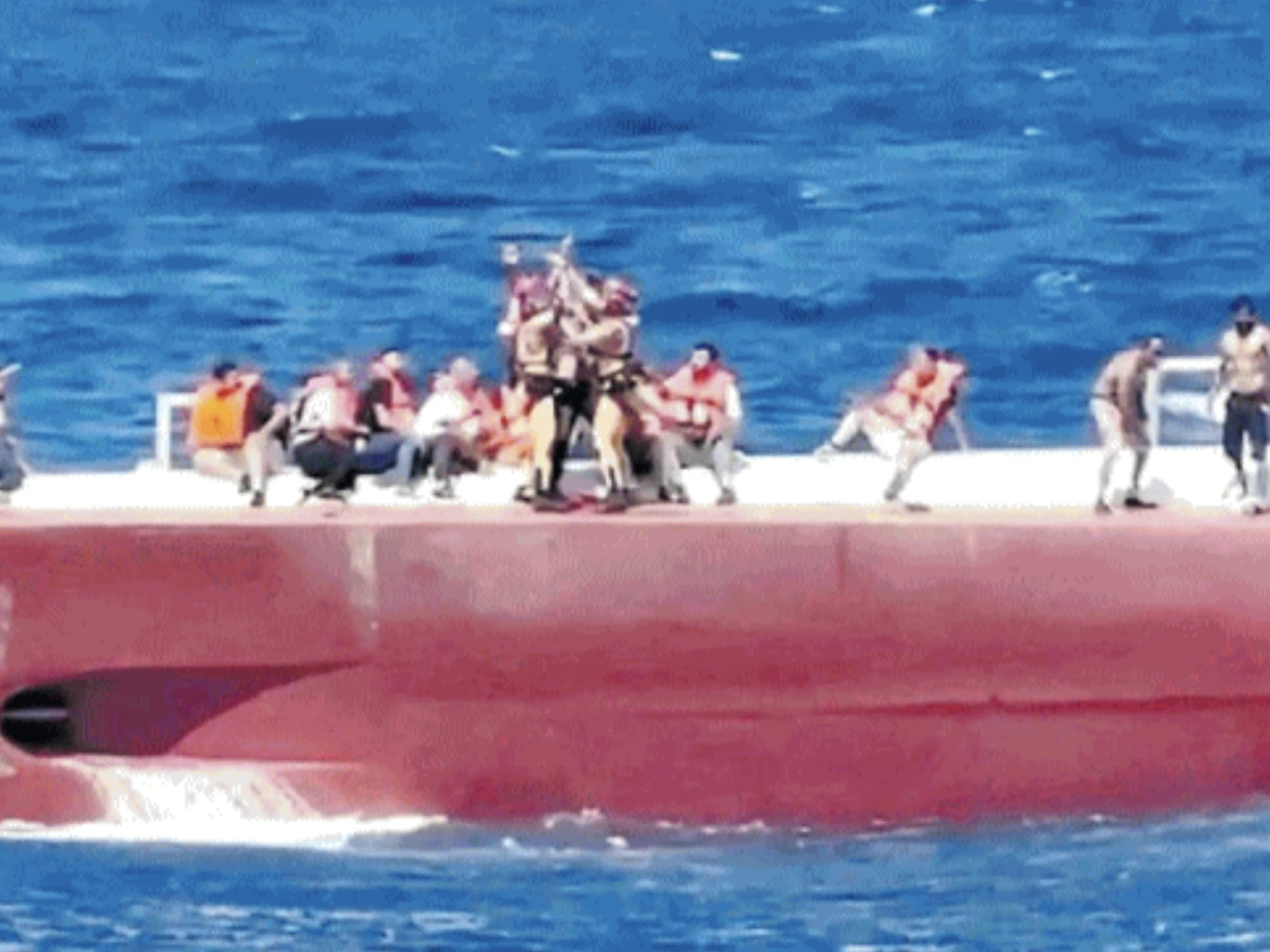 Cipro, il boato, poi il naufragio: la vergogna del comandate, arrestato