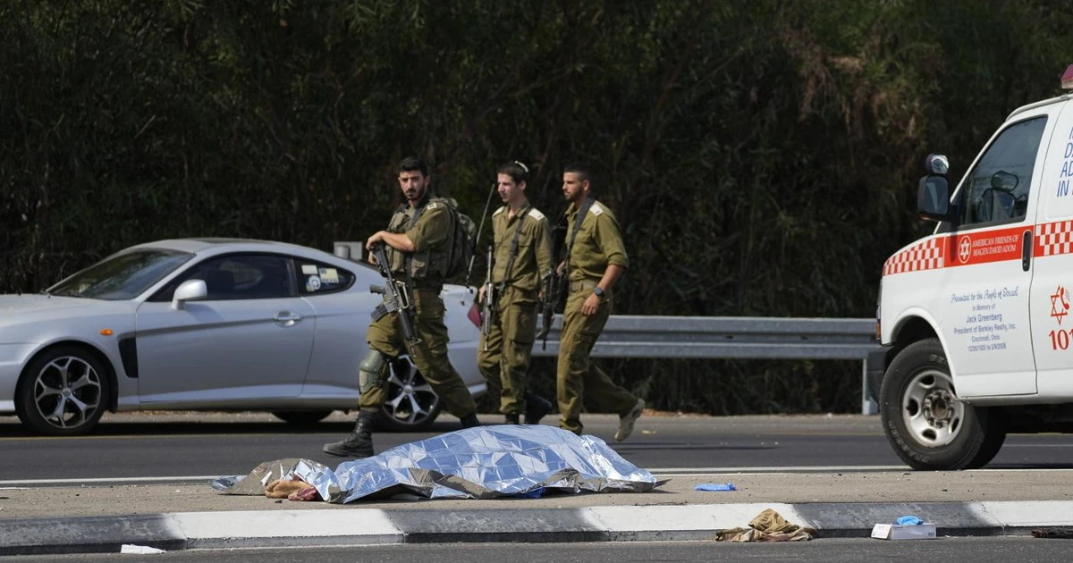 Israele, l'aggressione nel momento più difficile: lo scontro interno