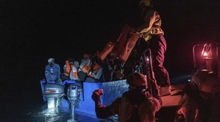 Ong-scafisti, la prova regina sul loro legame: "Non voglio partire. Ma..."