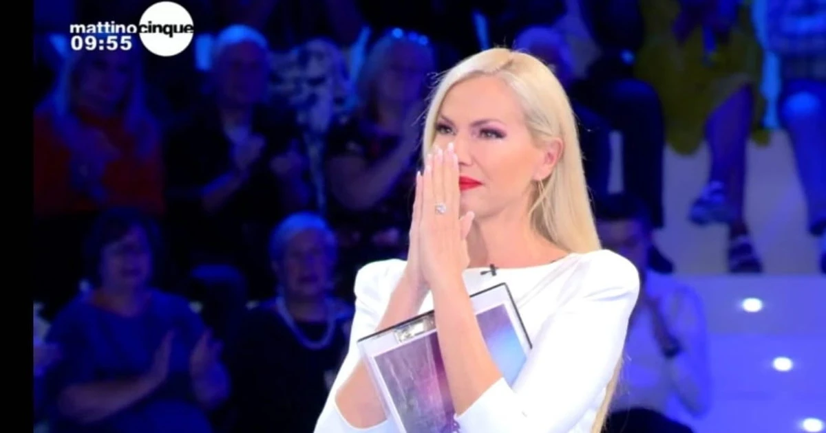 Federica Panicucci, Pier Silvio Berlusconi ribalta il palinsesto solo per lei: saltato il Capodanno? Il colpo di scena in Mediaset