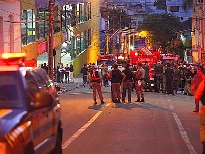 Brasile, fiamme in una discoteca Strage di studenti: oltre 200 morti