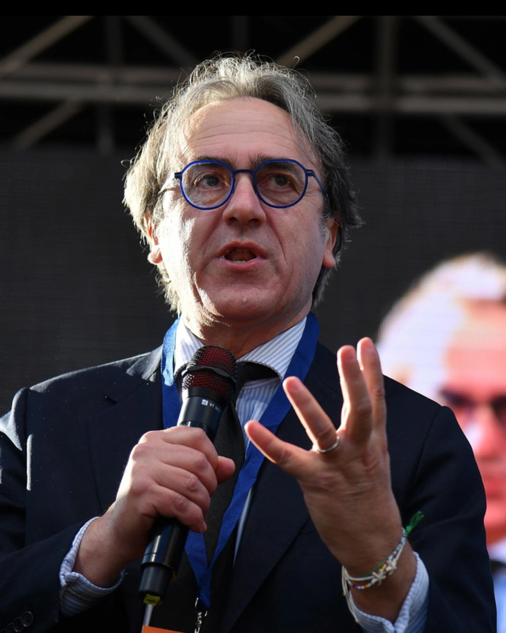 Angelo Bonelli, l'ultima balla: ecco la verità sulla "revoca del visto"
