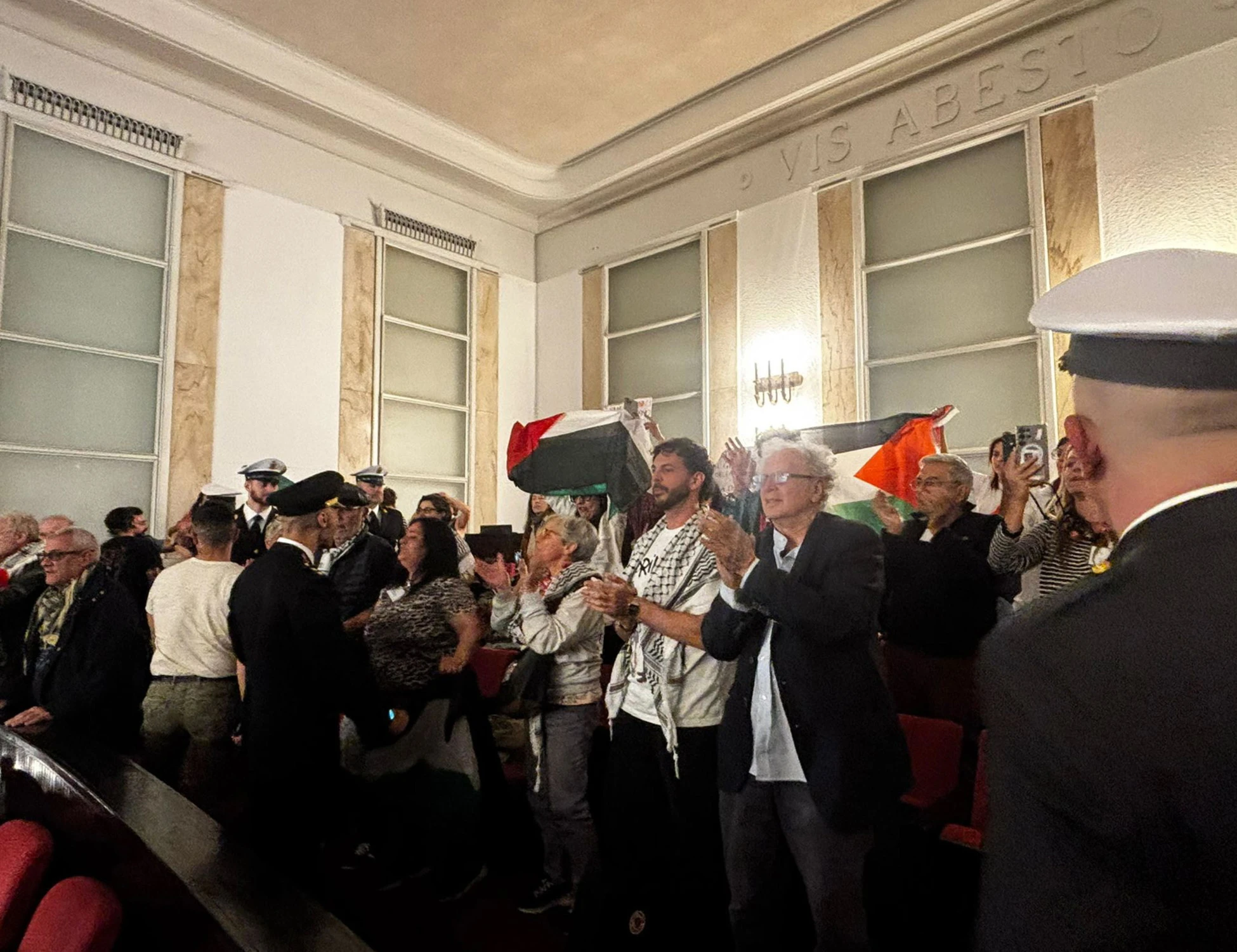 Beppe Sala rinnova il gemellaggio con Tel-Aviv? Caos in aula a Milano