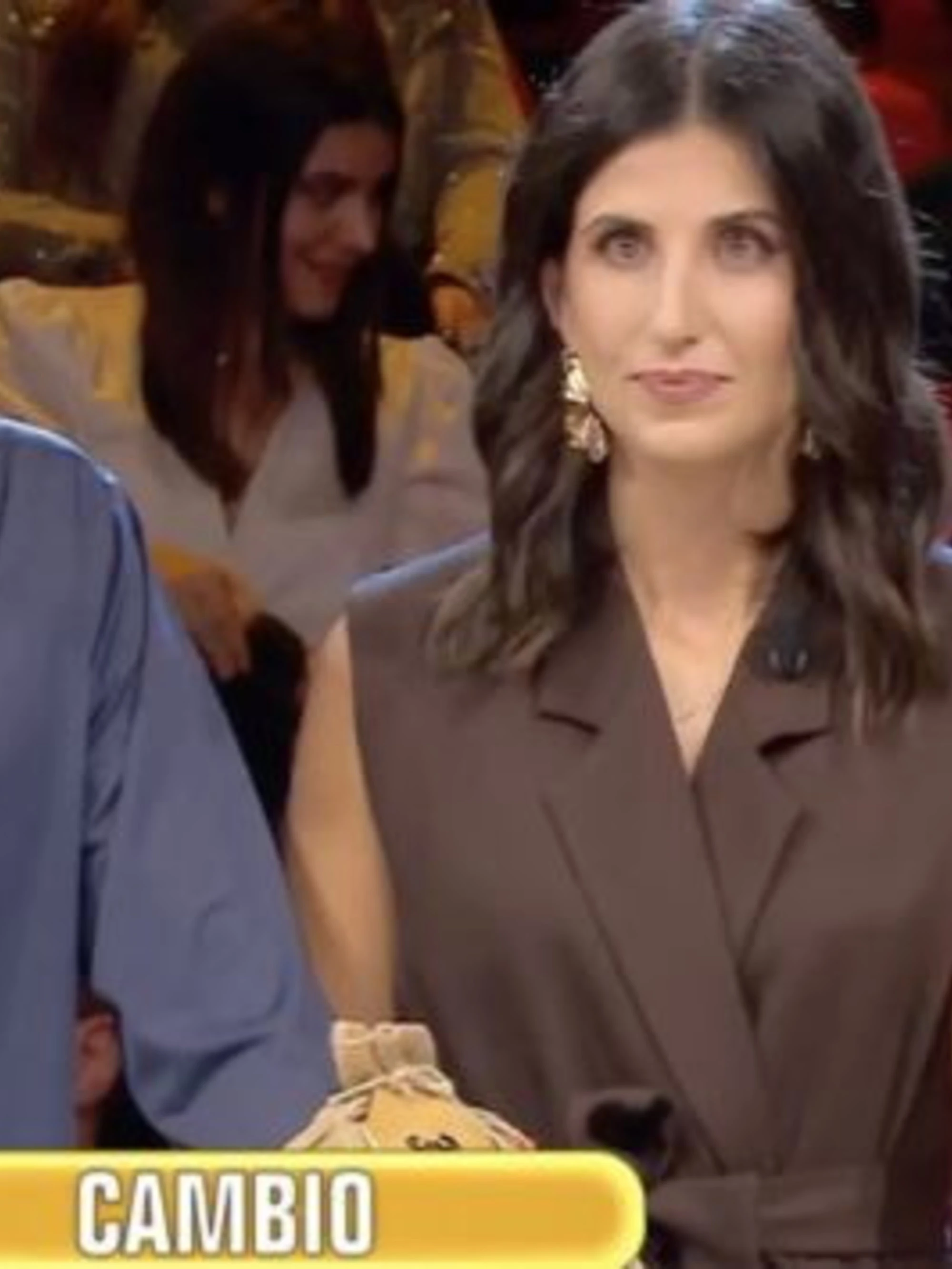 Affari Tuoi, Chiara sconcertante con Enrico: "Zittito", esplode la bufera