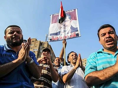 Egitto, ultimatum dei militari ai pro-Morsi Bonino: "Si rischia un bagno di sangue"