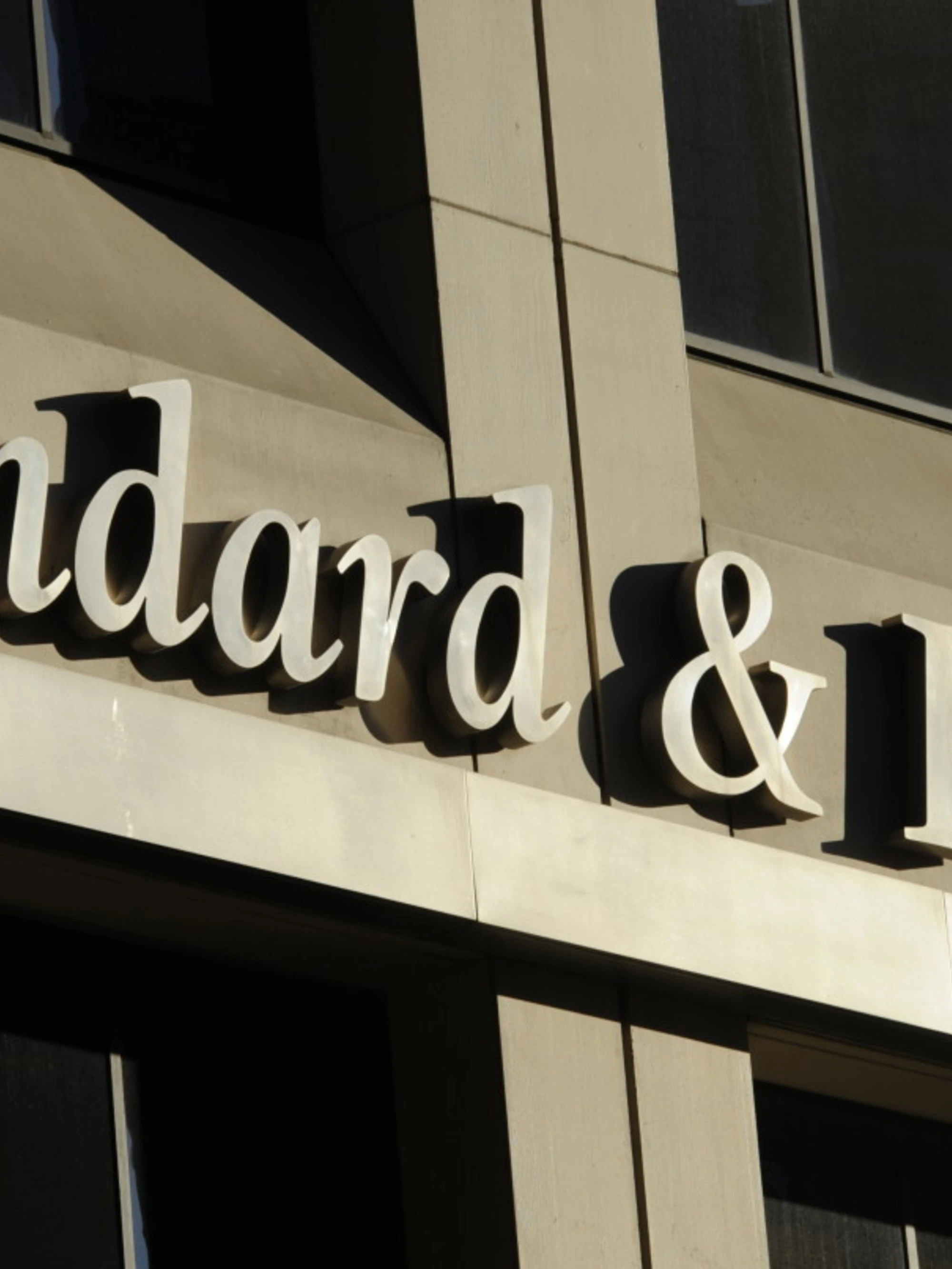 S&P, nuovi investimenti più facili con la promozione: cosa cambia per l'Italia