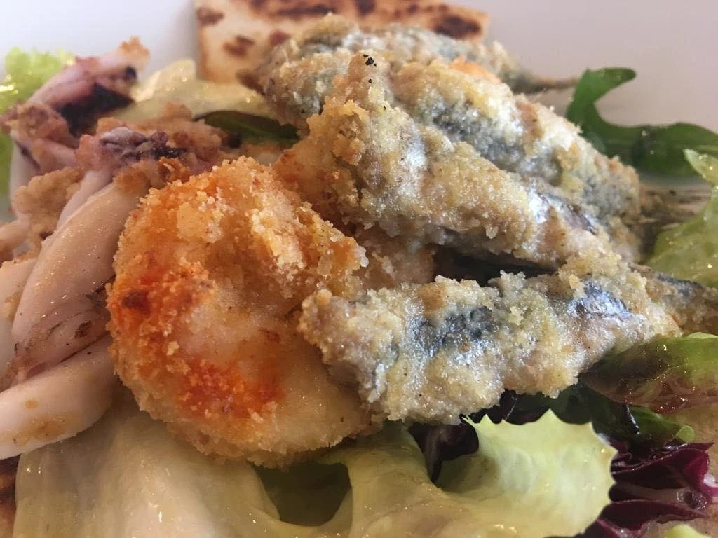 Sardine, Matteo Salvini se le mangia così: fritte, a pranzo, una bella porzione