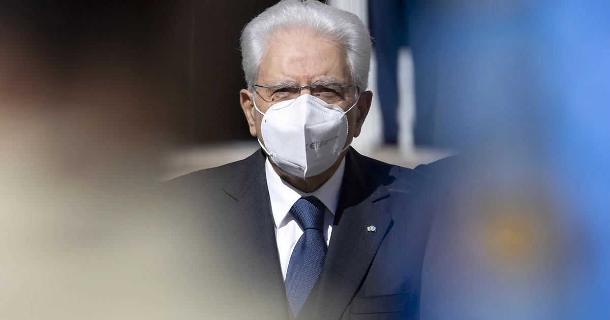 Sergio Mattarella terrorizzato dall'aumento di contagi, il retroscena: "Se sfili un mattoncino..."