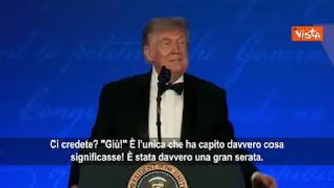 Leggi l'articolo: Trump scherza su attentato a cena corrispondenti: Al grido 'giù', Nicki Minaj iniziò a twerkare