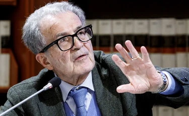 Romano Prodi, il vero piano: l'uomo con cui si vuole vendicare contro Schlein