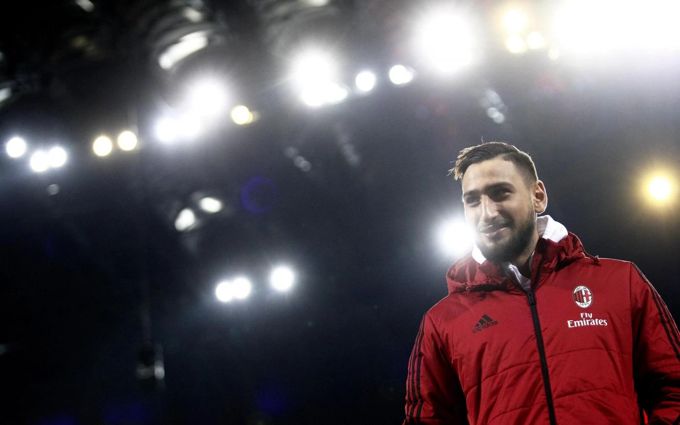 Gigio Donnarumma, i tifosi del Milan gli offrono un'ultima possibilità: "Scarica Mino Raiola"