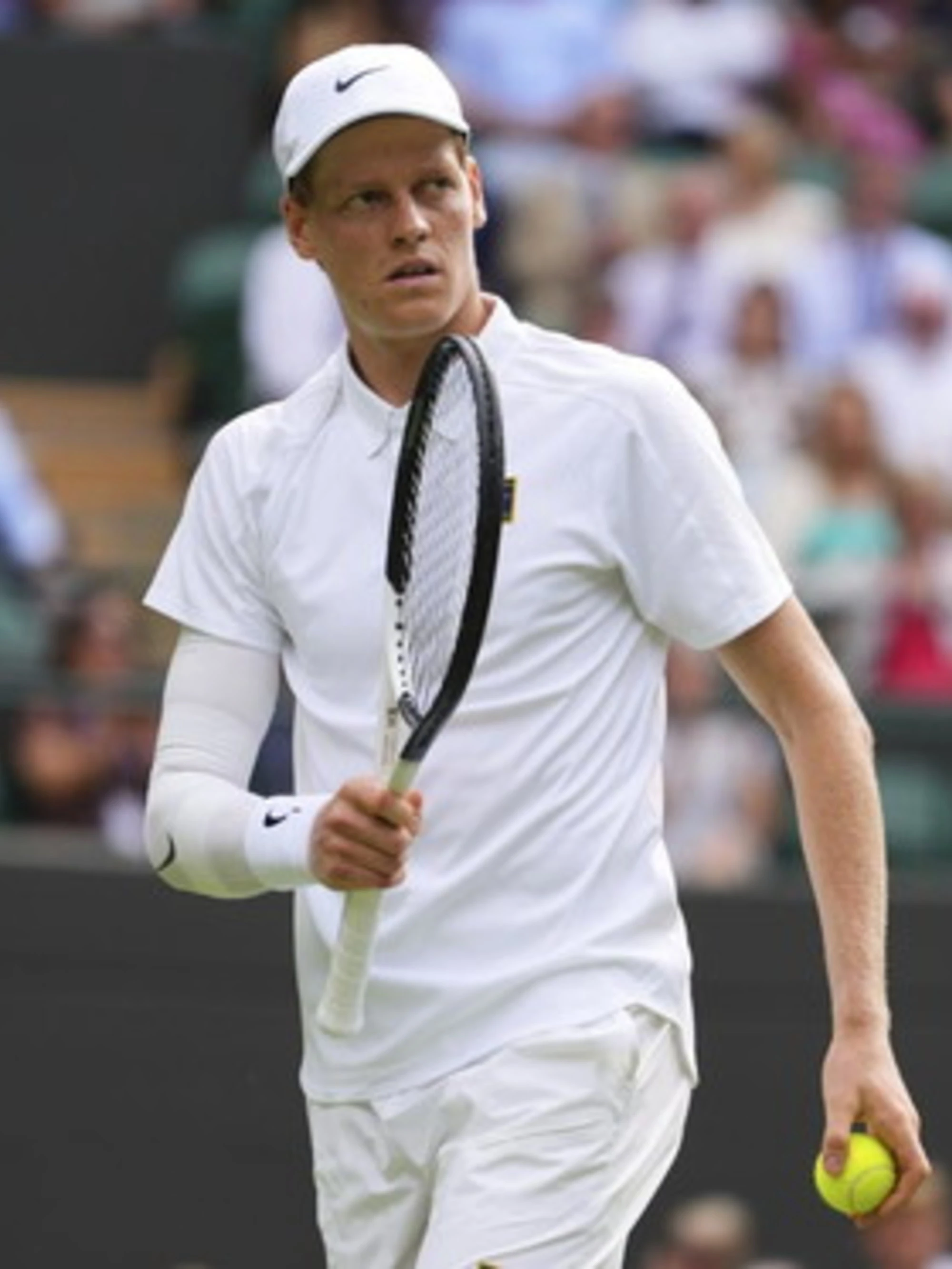 Jannik Sinner mostruoso, Shelton liquidato in 3 set: il punto "celestiale" che fa esplodere Wimbledon