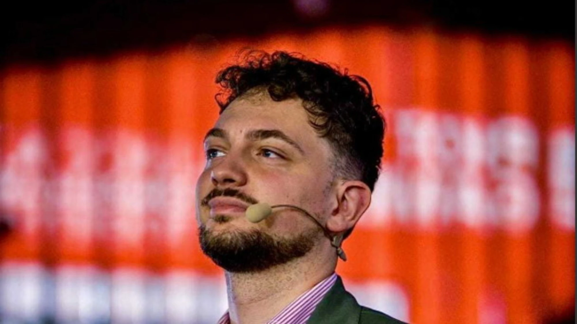 608x346