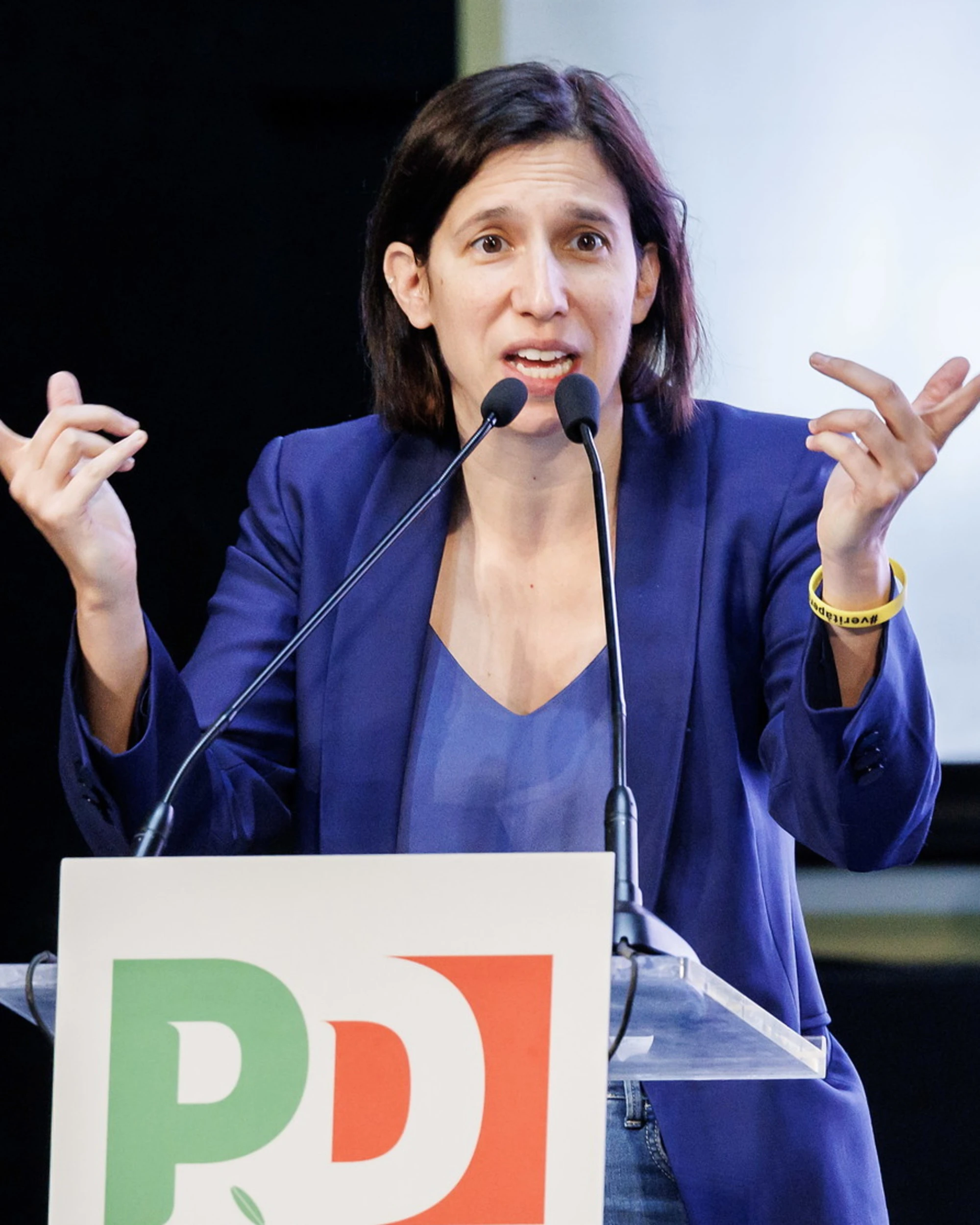 Dazi al 30% per la Ue? Schlein delira contro Meloni: "Lo dico subito..."