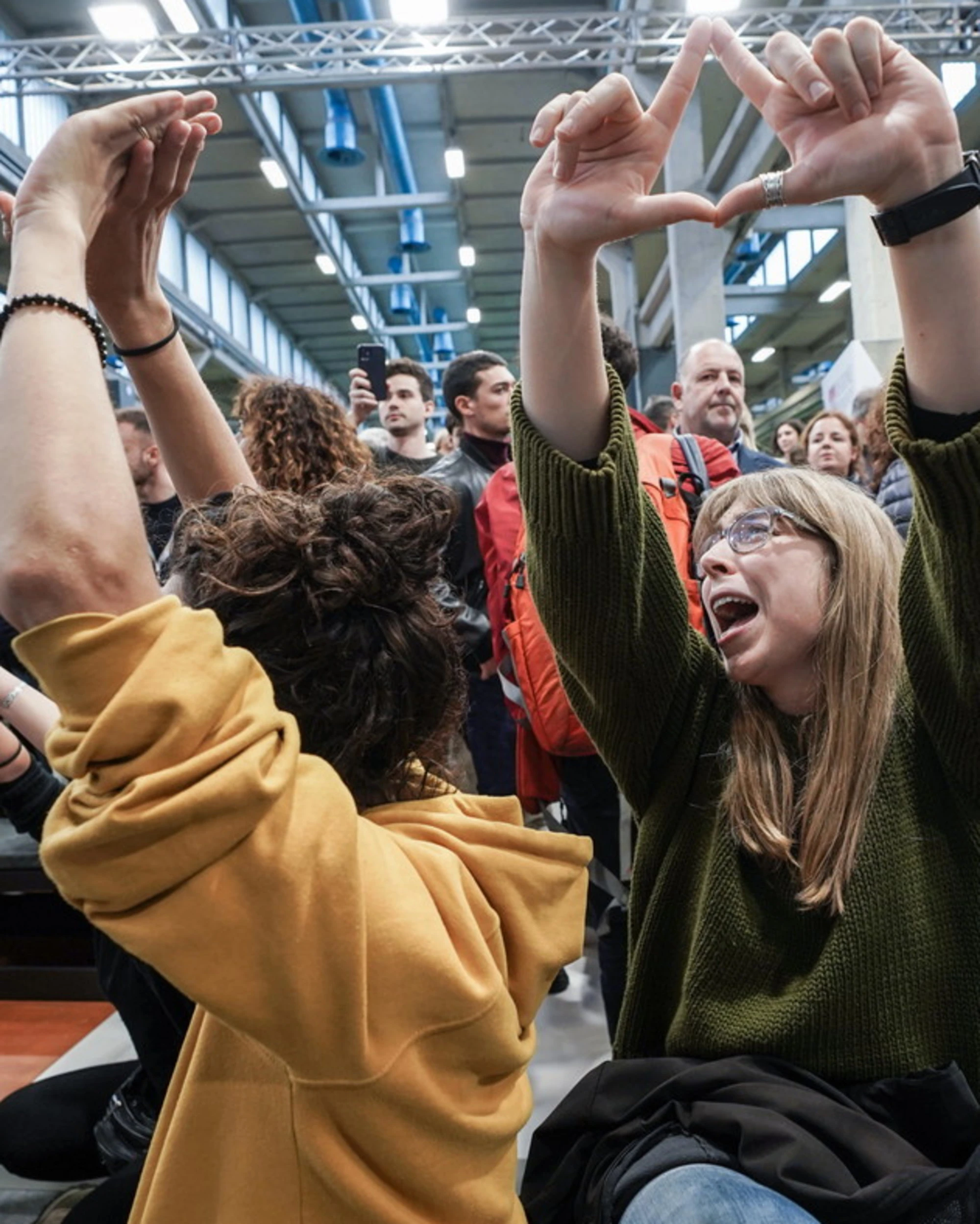 Furia femminista per la festa degli uomini ideata da una donna