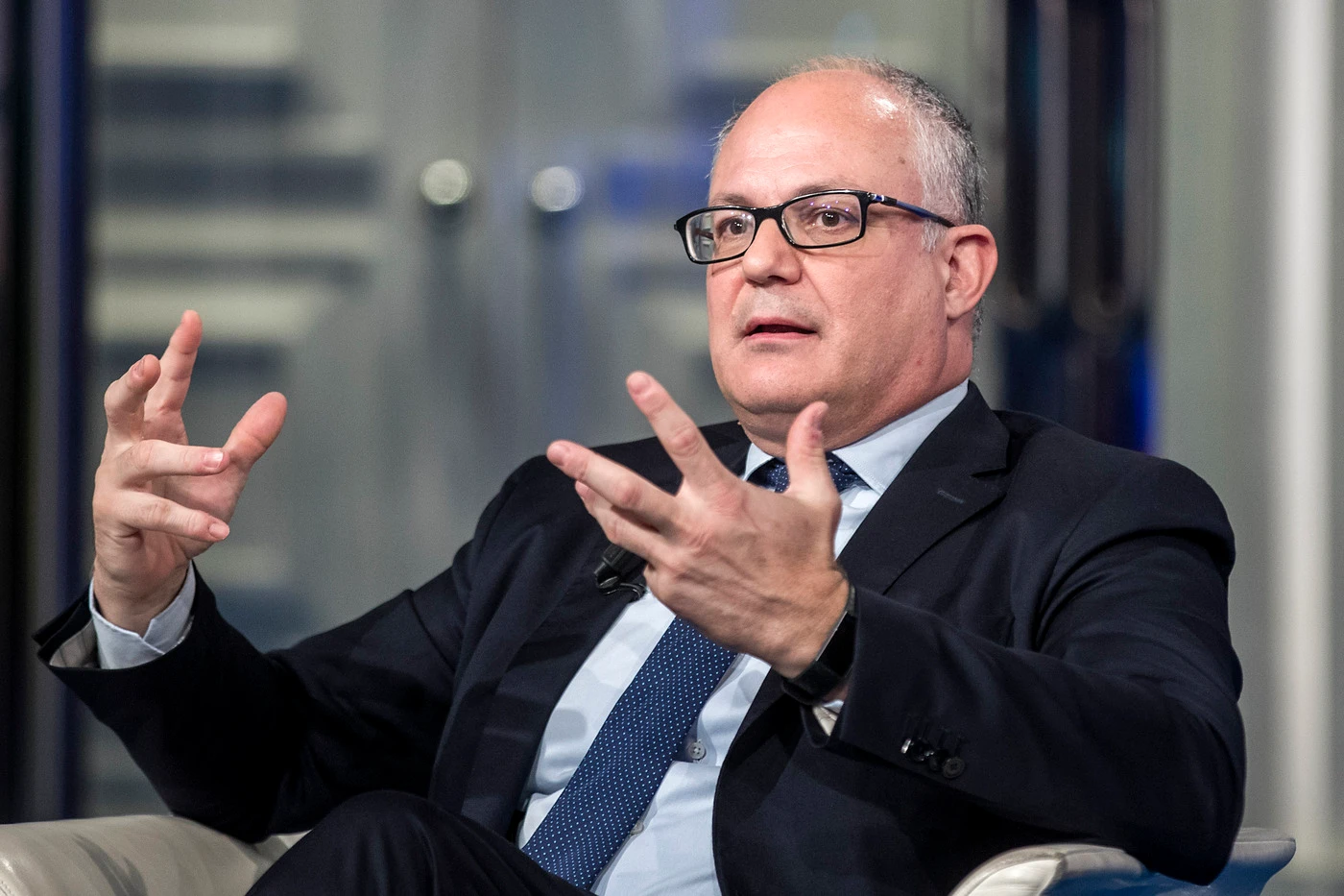 Roberto Gualtieri, al Mef si affitta una tabaccheria: ecco il canone annuo, il ministro pensa al fumo