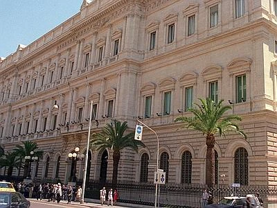 Bankitalia: a ottobre calano ancora i prestiti. Sofferenze stabili al 22,9%