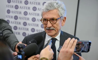 Massimo D'Alema, l'ultimo omaggio alla Cina comunista: "Se pensiamo di isolarla siamo dei cog***"