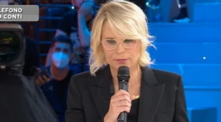 Maria De Filippi, confessione sul motivo del ritorno di Amici: "Pier Silvio Berlusconi mi ha lasciato decidere, ma..", questione di soldi?
