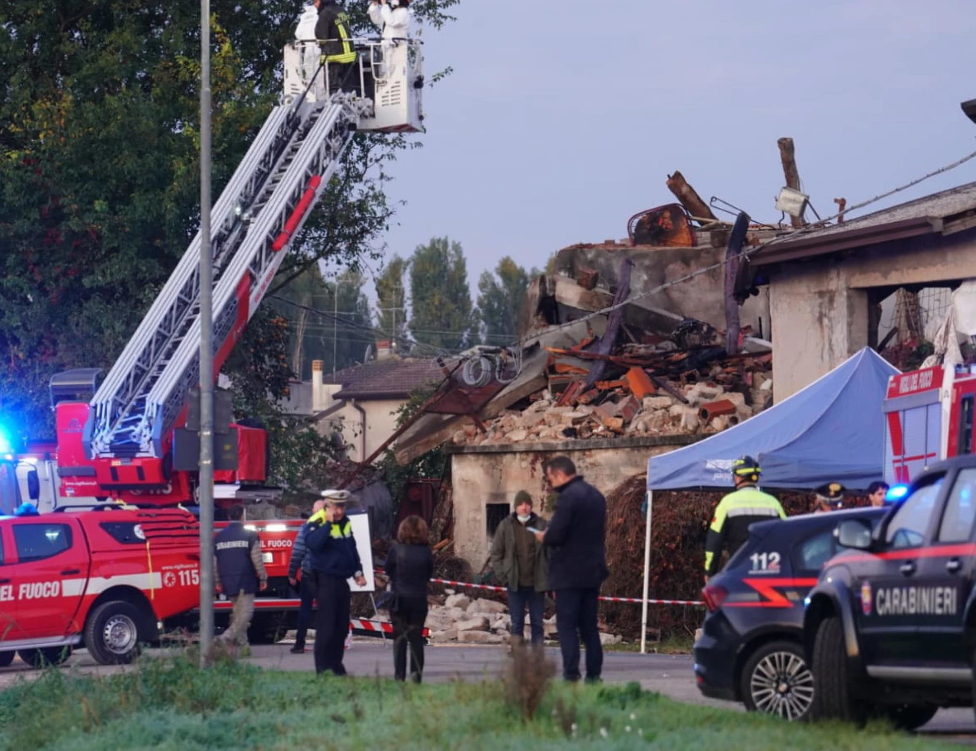 Verona, esplosione durante uno sgombero: strage di carabinieri, chi hanno fermato