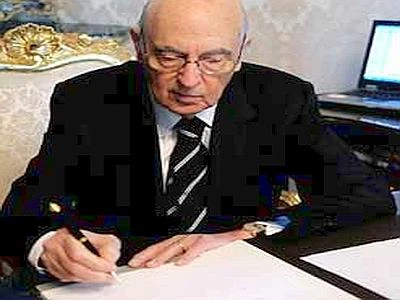 Napolitano scioglie le Camere: ''Nessuno spazio per altri sviluppi"