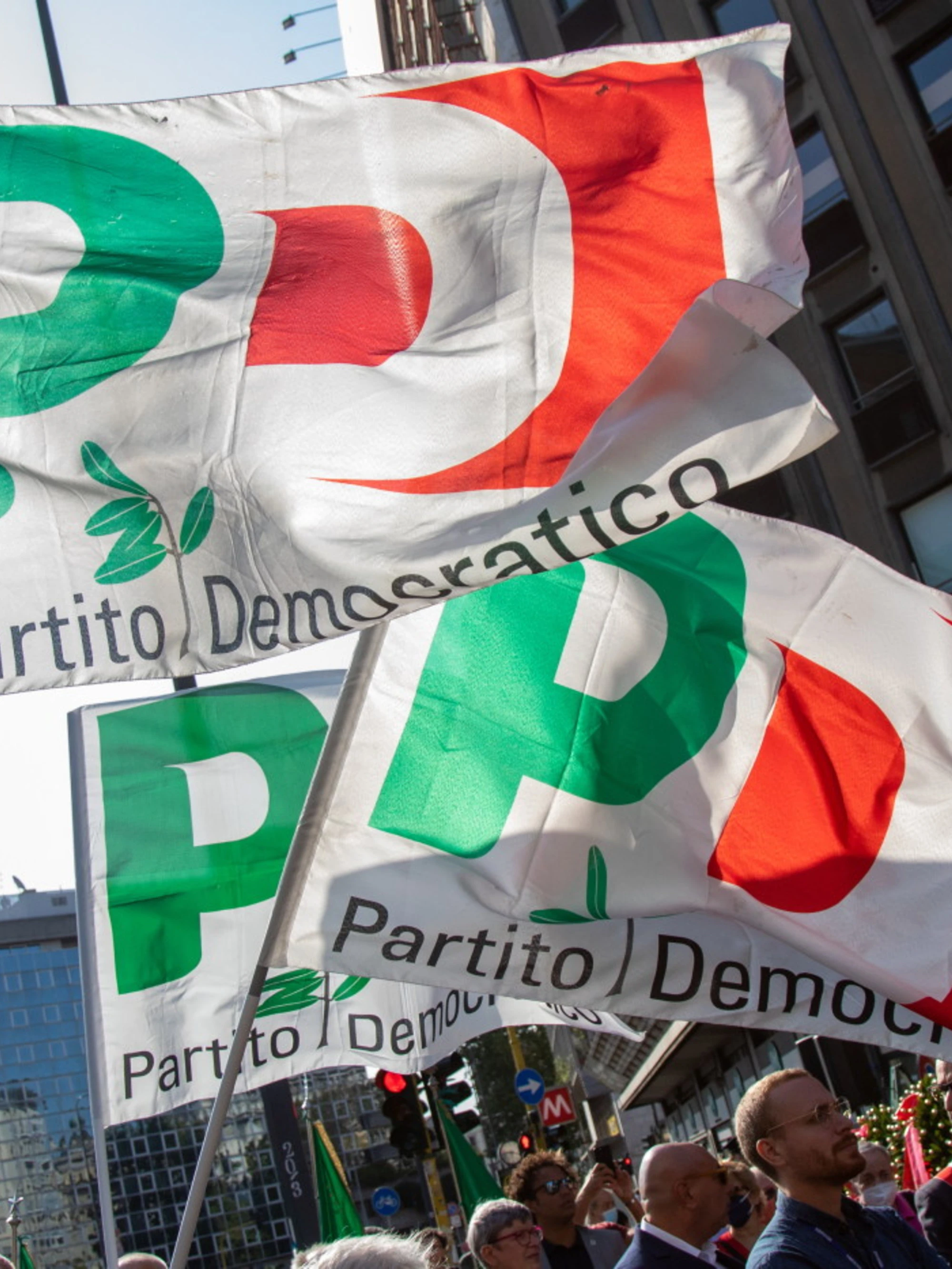 Pd, "gattonero" e "merlo": congresso-farsa in Sicilia, scandalo nel partito