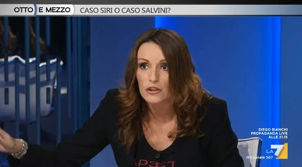 Otto e mezzo, la leghista Borgonzoni dalla Gruber: "Visto com'è vestita?", lo schifo sulle pagine del Fatto