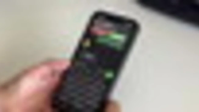 Cremlino conferma interruzioni connessione internet mobile in Russia