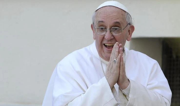 Papa Francesco lo chiama ma lui non risponde: ha usato l'anonimo