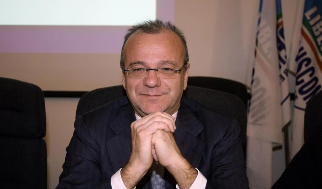 Rotondi l'irpino parla da padano: "Bastano tre regioni"