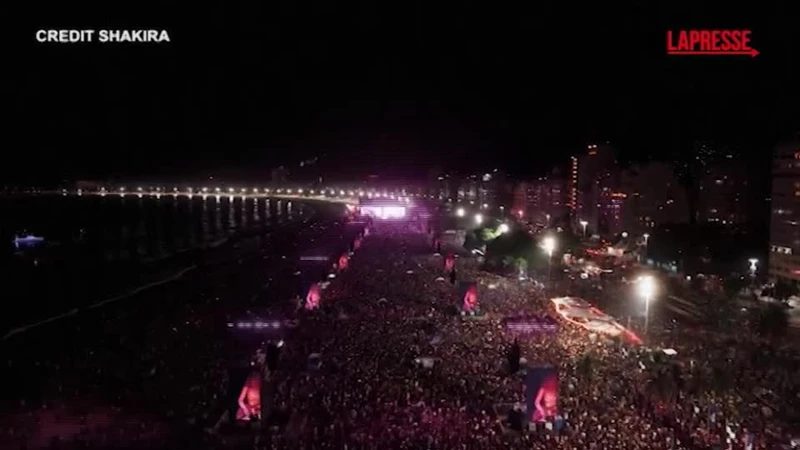 Shakira show a Copacabana: le immagini che entreranno nella storia